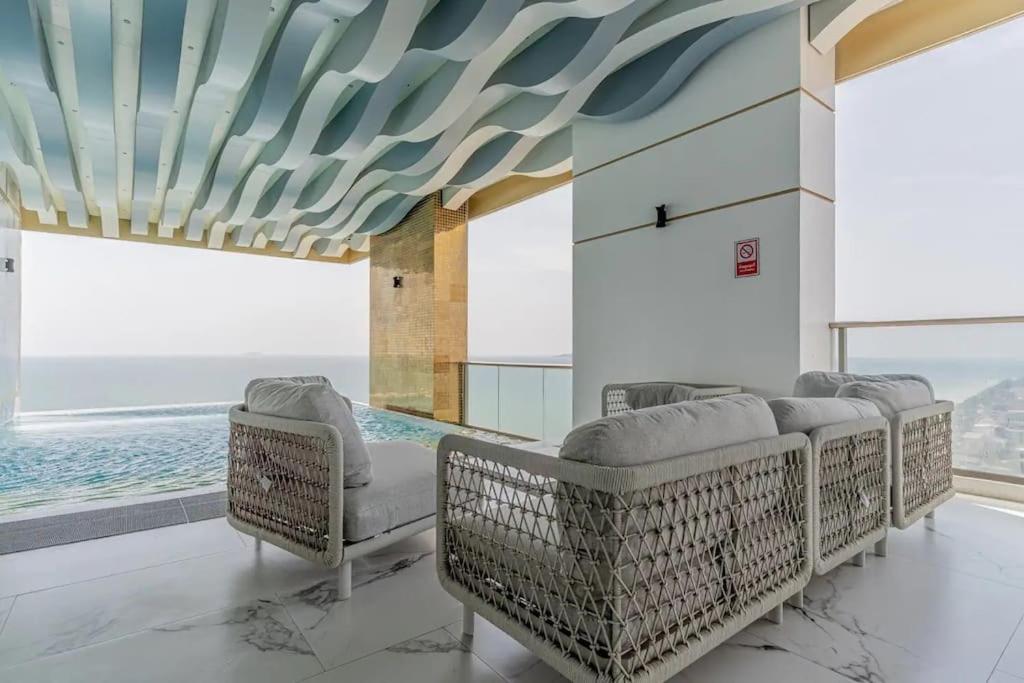 Sea View 5 Star Facilities Luxury Stay At Pattaya جومتين بيتش المظهر الخارجي الصورة